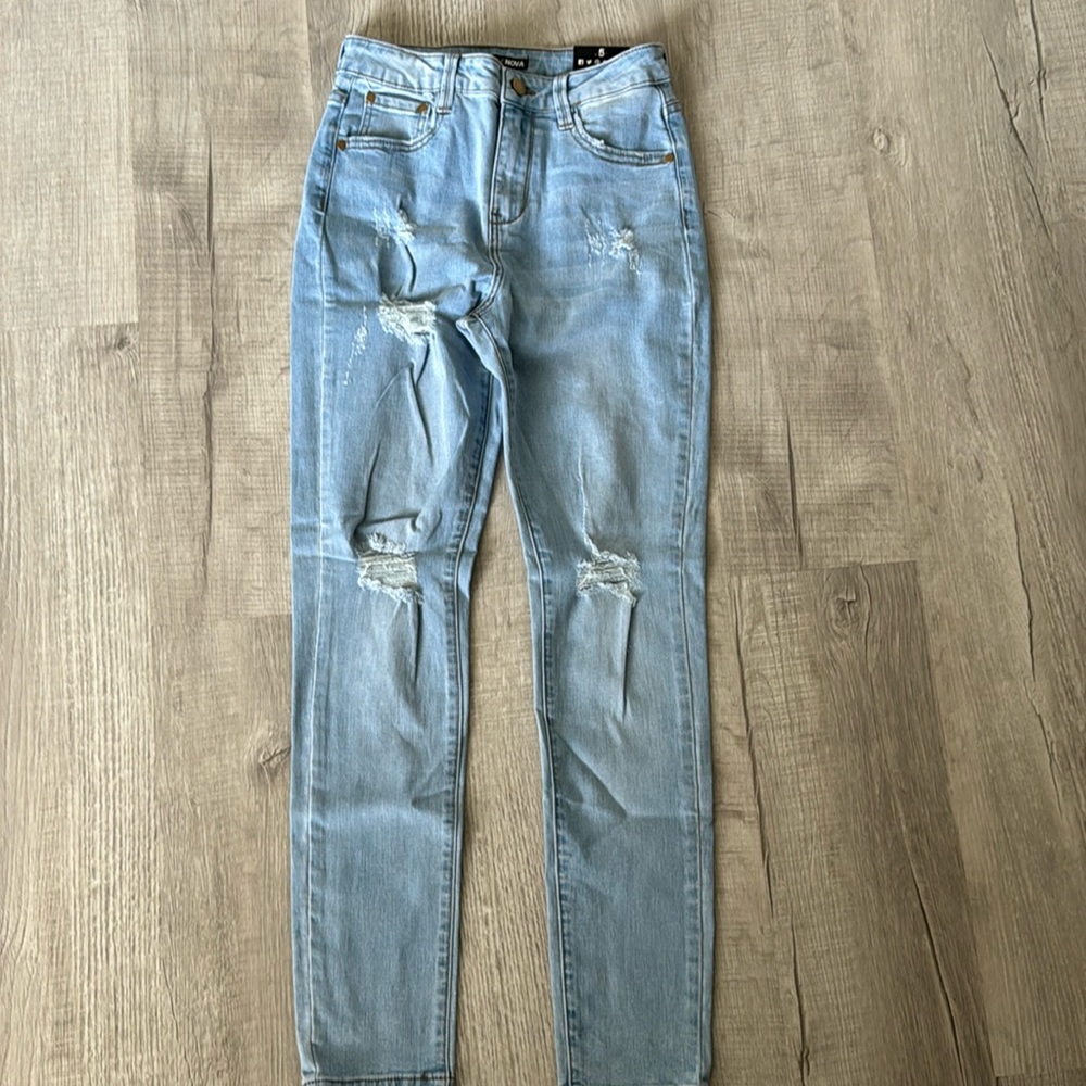High waisted jeans